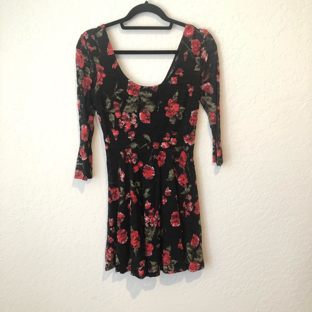 Flowered lace dress
